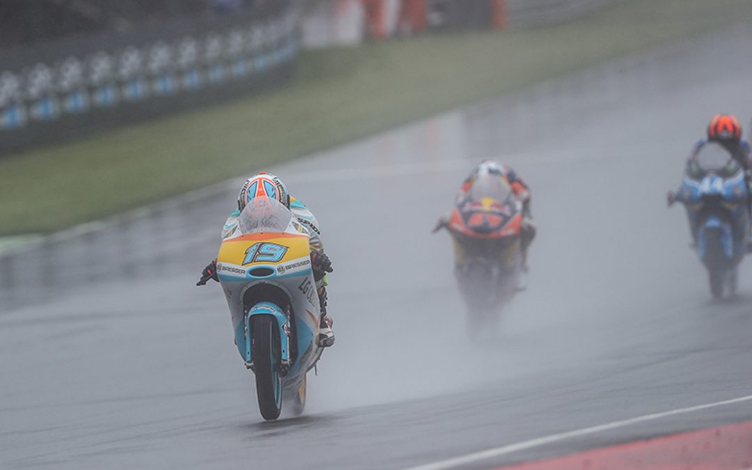Rodrigo acaba en los puntos en una carrera complicada bajo la lluvia