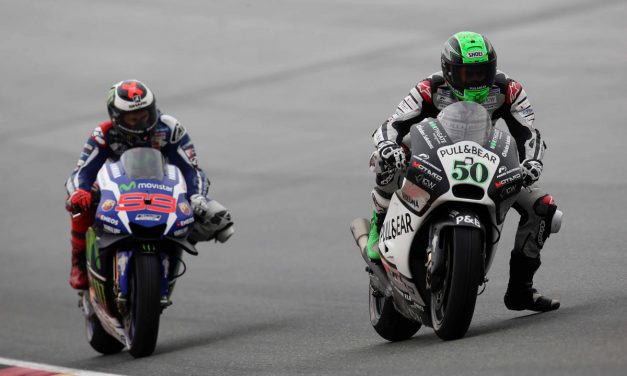 El Pull&Bear Aspar Team sigue sumando en una carrera caótica marcada por la lluvia