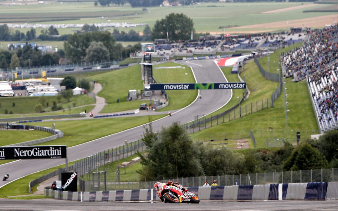 Debut complicado para Márquez y Pedrosa en Austria