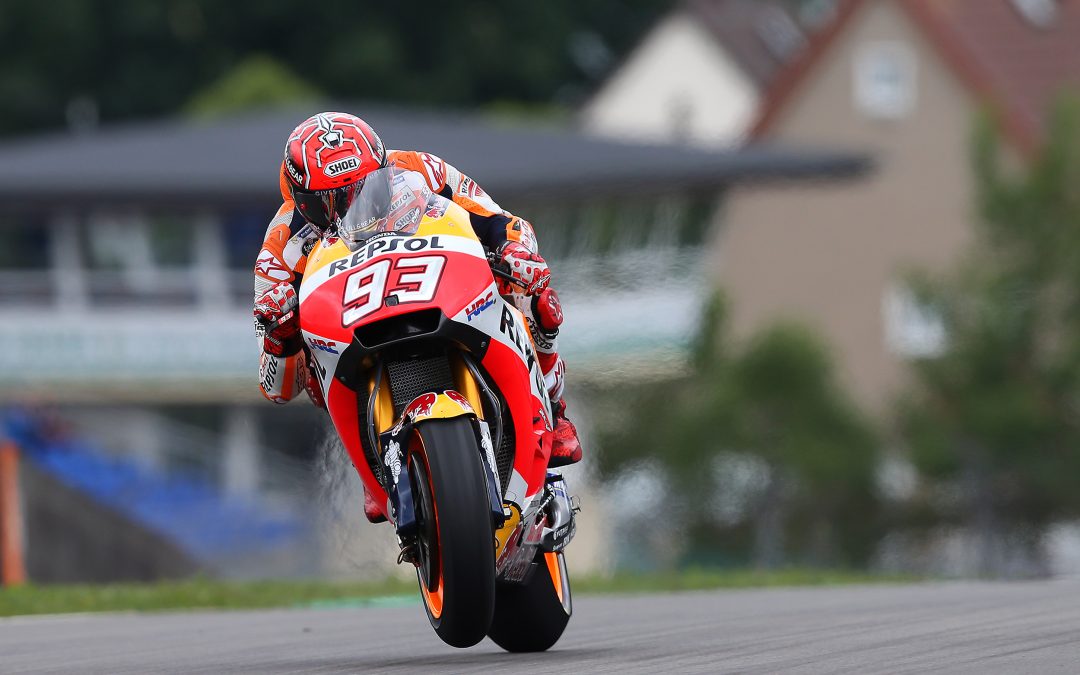 ‘Pole’ de Marc Márquez y primera fila para Dani Pedrosa