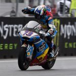 Magistral podio de Márquez bajo la lluvia en Brno