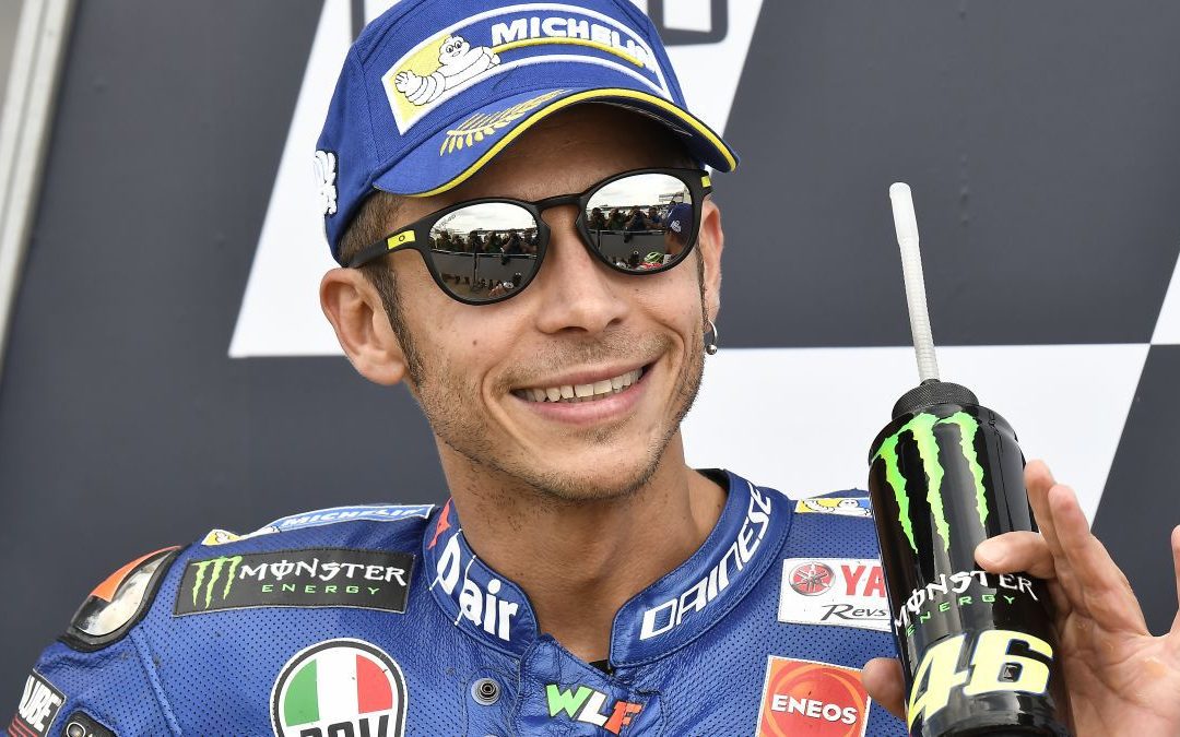 Impresionante Valentino Rossi en Silverstone, 4º Maverick Viñales