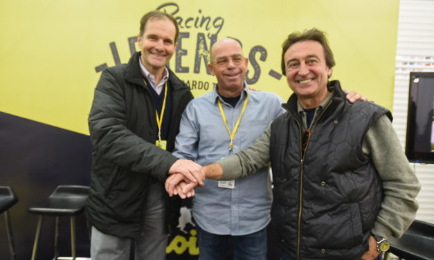 El Circuit Ricardo Tormo cierra el Racing Legends con el homenaje a Lois
