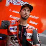 Andrea Dovizioso gana a Marc Márquez en la carrera de MotoGP de Qatar