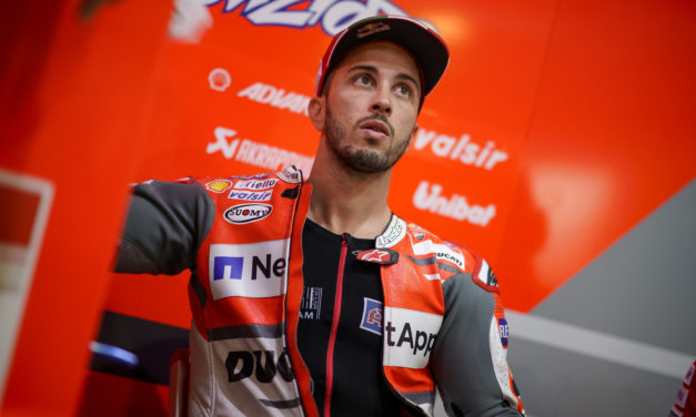 Andrea Dovizioso gana a Marc Márquez en la carrera de MotoGP de Qatar