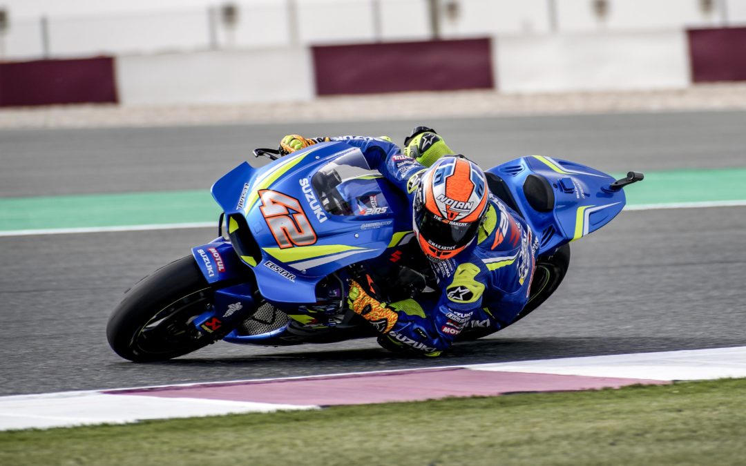 BRILLANTE INICIO DEL SUZUKI ECSTAR EN QATAR