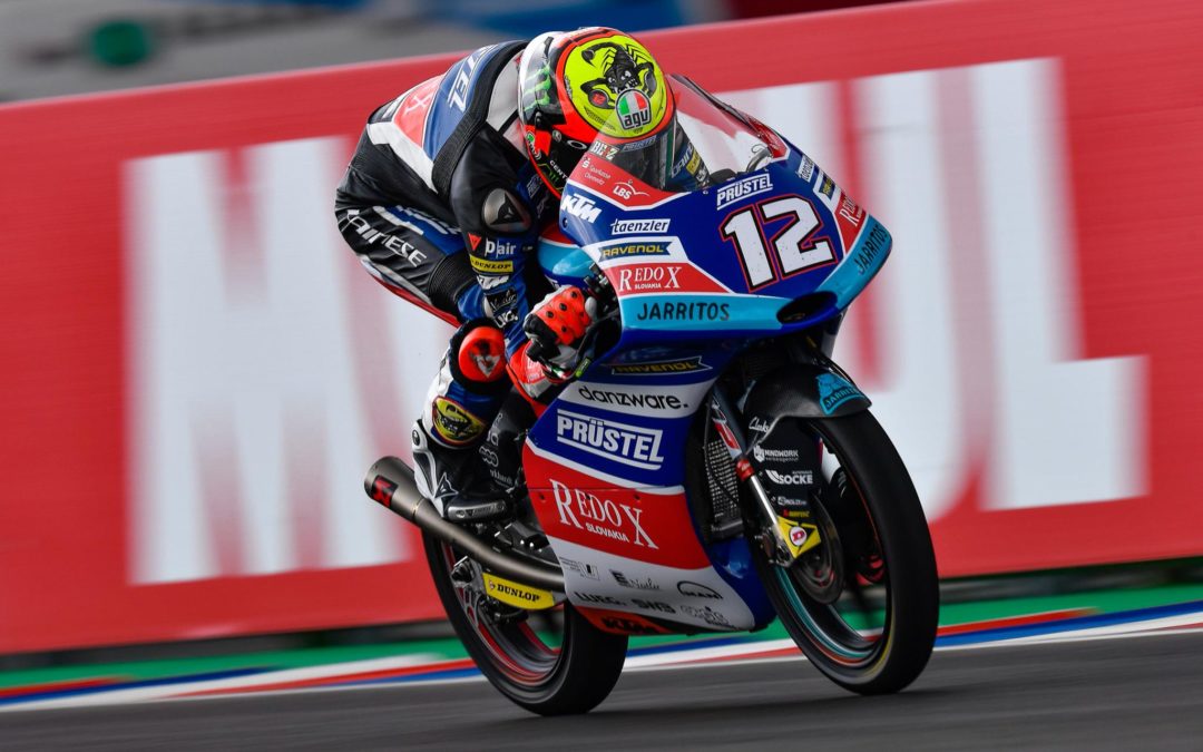 Triunfo de Bezzecchi en Moto3 en Termas de Río Hondo