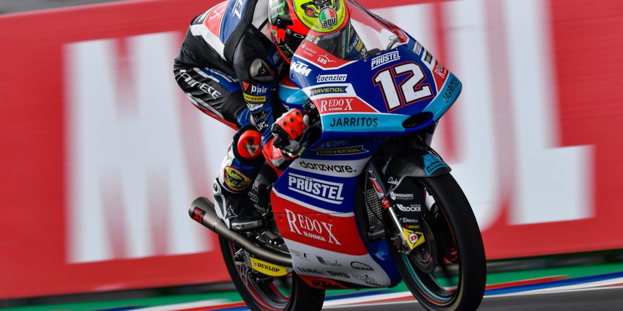 Triunfo de Bezzecchi en Moto3 en Termas de Río Hondo
