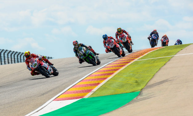 El espectáculo de las Superbikes cautiva en MotorLand con victorias para Rea y Davies