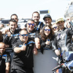 Bagnaia gana en Moto2 en Le Mans, con Xavi Vierge de héroe