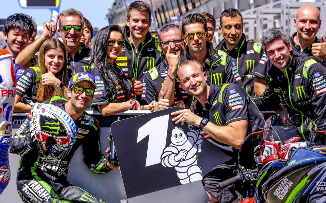Zarco sella una increíble pole en casa