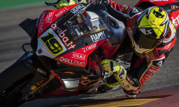 Séptima victoria consecutiva para Álvaro Bautista en su carrera en casa en MotorLand Aragón