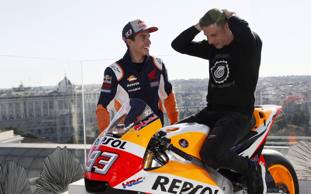 Márquez le enseña su MotoGP a Joaquín