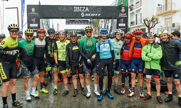 Aleix Espargaró 15º, dureza máxima en la primera etapa de la Vuelta a Ibiza en MTB