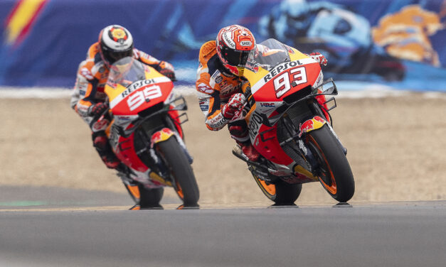 Primera fila de Marc Márquez y cuarta de Jorge Lorenzo