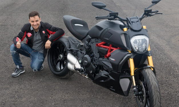 Emilio Zamora incorpora la nueva Ducati Diavel 1260 S en sus shows