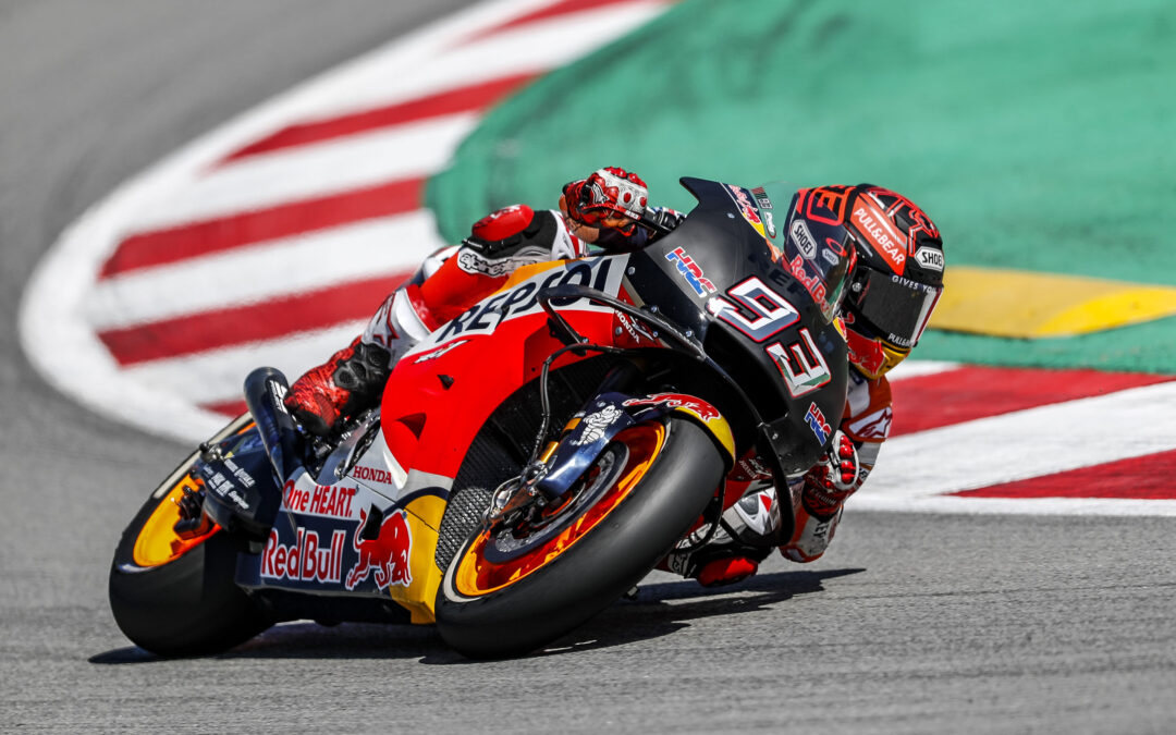 Los pilotos del equipo Repsol Honda trabajan duro en el test de Catalunya