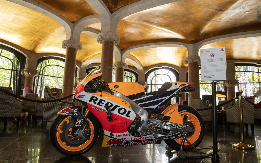 Repsol lleva sus 50 años en competición al Paseo de Gracia de Barcelona