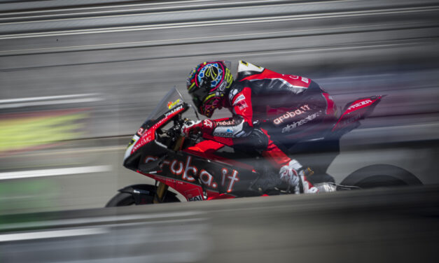 Las Ducati de Chaz Davies y Álvaro Bautista 1º y 3º en Laguna Seca WSBK