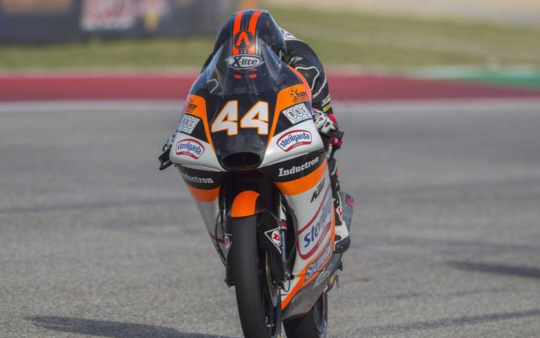 Victoria y liderato para Arón Canet en Brno carrera de Moto3