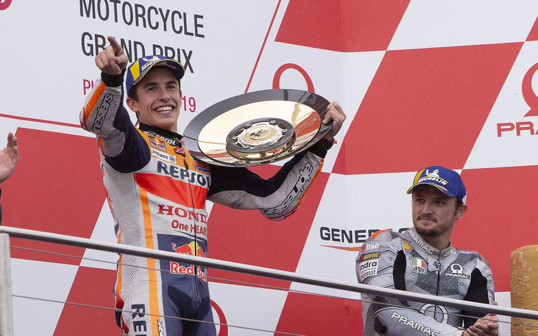 Marc Márquez supera a Mick Doohan con la undécima victoria de la temporada y 55 con Honda