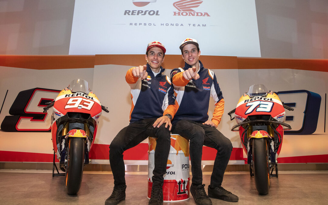 Marc y Álex Márquez visitan Campus Repsol antes del inicio del Mundial