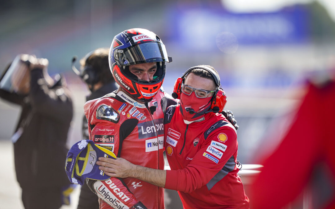 Petrucci reina en Francia y Álex Márquez consigue la segunda plaza, Pol Espargaró tercero