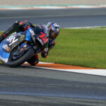 Victoria para Bezzecchi y liderato para Bastianini. Moto2 habla italiano.