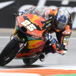 Raúl Fernández gana una carrera de Moto3  «loca» de verdad