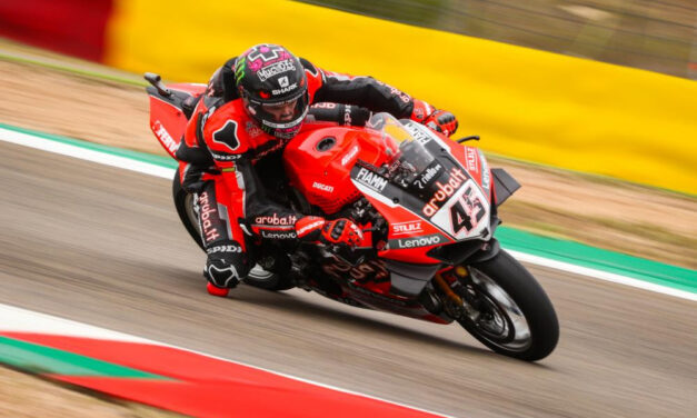 El Campeonato Mundial de Motul FIM World Superbike nos deja pódiums sorprendentes, nuevos favoritos y mucho roce en pista.