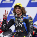 Victoria para Marco Bezzecchi en Spielberg con Canet y A. Fernández en el podio