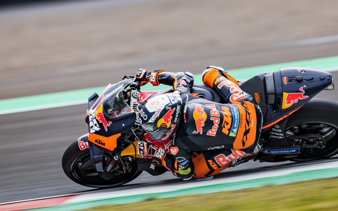 Victoria bajo la lluvia para Miguel Oliveira y KTM en Mandalika