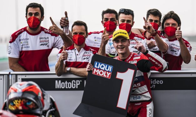 PRIMERA POLE EN EL MUNDIAL PARA IZAN GUEVARA
