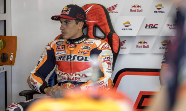 Marc Márquez completa el primer reconocimiento médico postoperatorio