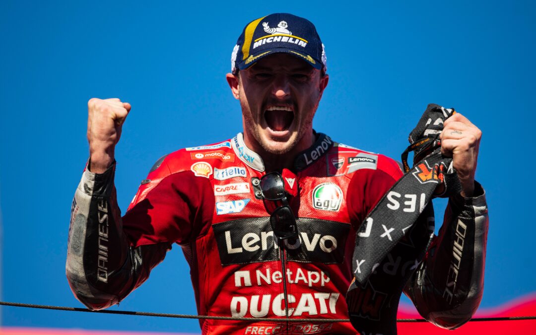 Jack Miller domina el GP de Japón y conquista su primera victoria de la temporada. Caída de Pecco Bagnaia en la última vuelta