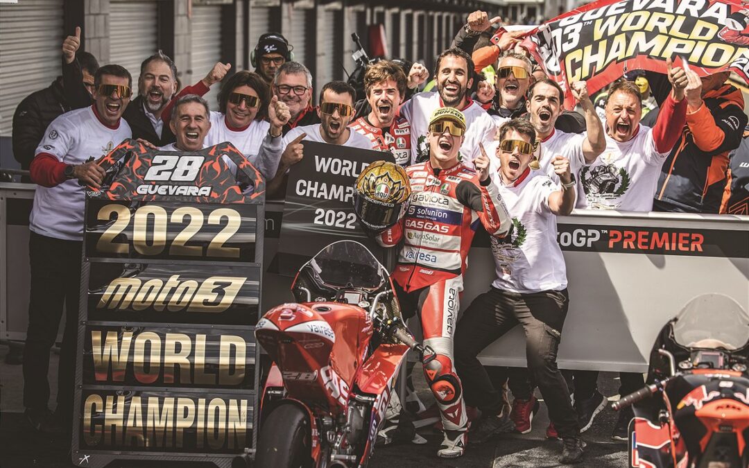 ¡IZAN GUEVARA ES EL CAMPEÓN DEL MUNDO DE MOTO3™ 2022!