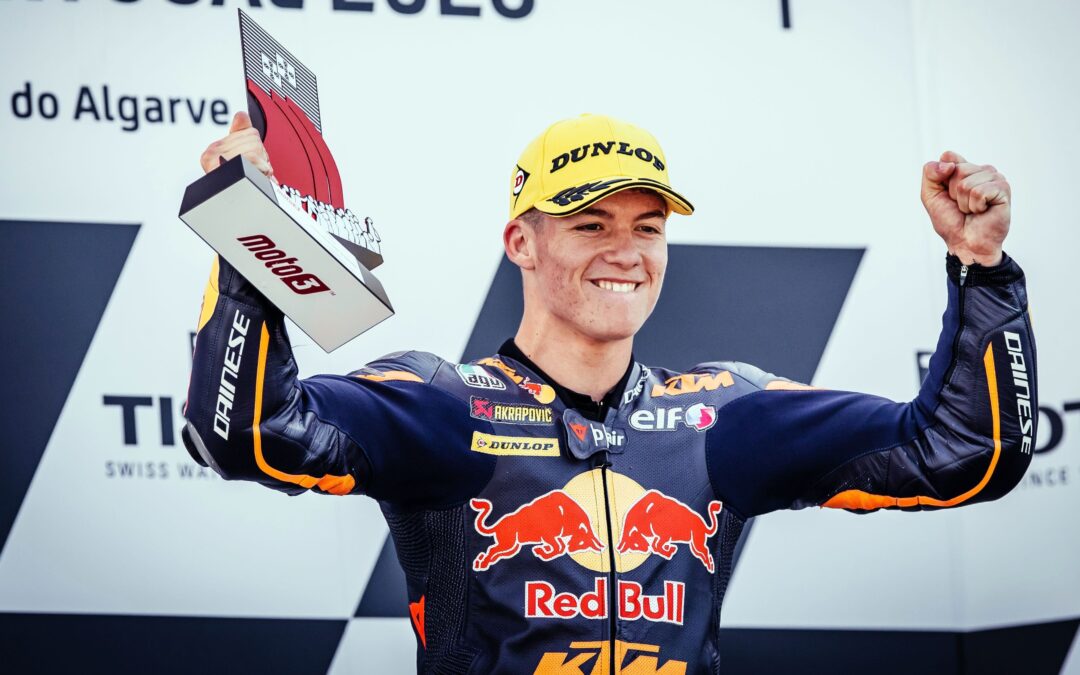 HOLGADO TRIUNFA EN PORTIMAO Y DA A RED BULL KTM TECH3 SU PRIMERA VICTORIA EN MOTO3™