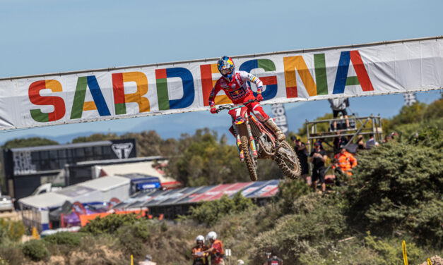 TORMENTA DE ARENA DE JORGE PRADO, EL PILOTO DEL  RED BULL GASGAS ACE DOMINA EL MXGP DE CERDEÑA
