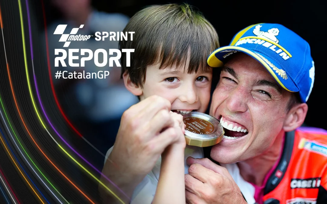 Aleix Espargaró gana la carrera al sprint en su Circuit de Barcelona-Catalunya, y regala su magia al público