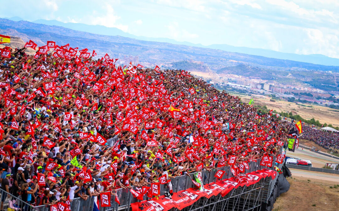 Las gradas de MotorLand brillarán con los colores de los clubes de fans en el Gran Premio GoPro de Aragón