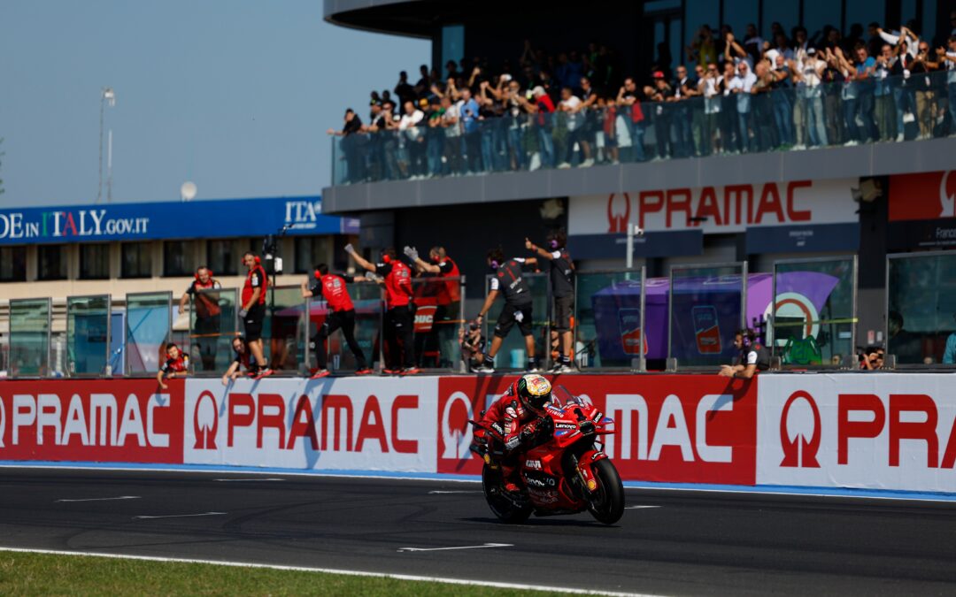 Pole position y victoria en la Sprint para Bagnaia y el Ducati Lenovo Team. Tercera posición para Bastianini