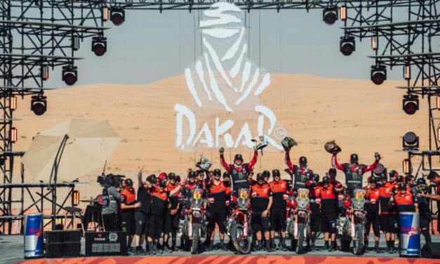 Schareina y Van Beveren en el podio del Rally Dakar 2025