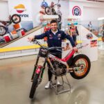 La primera moto campeona de Toni Bou, nueva estrella de la exposición Box Repsol en el Museo de la Moto