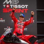 Marc Márquez y el Ducati Lenovo Team se llevan la Sprint de Spielberg. Retirada para Francesco Bagnaia