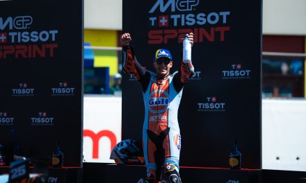Raúl Fernández gana la carrera al sprint en Mugello