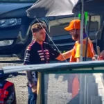 Un emocionado Bezzecchi se disculpa con el marshal