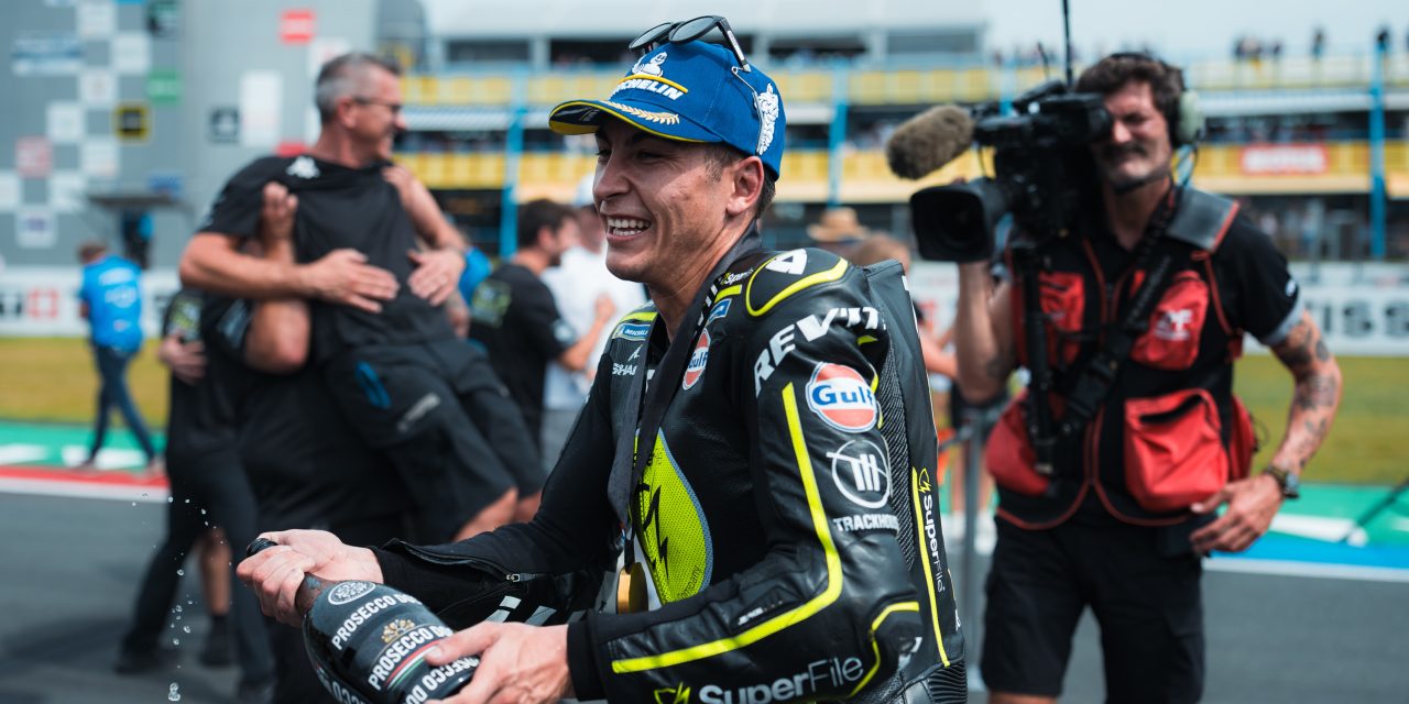Raúl Fernández gana la carrera al sprint del Gran Premio de los Países Bajos de MotoGP con Ai Ogura en la segunda plaza