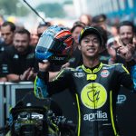 Ai Ogura hace sonar el himno de Japón en un carrera de MotoGP 22 años después