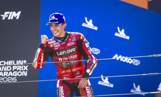 Marc Márquez y el Ducati Lenovo Team logran una espectacular victoria en MotorLand Aragón. Caída para Francesco Bagnaia